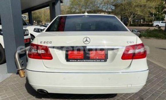 Acheter Occasion Voiture Mercedes-Benz E-Classe Blanc à Ezulwini, Hhohho Acheter Occasion Voiture Mercedes-Benz E-Classe Blanc à Ezulwini, Hhohho