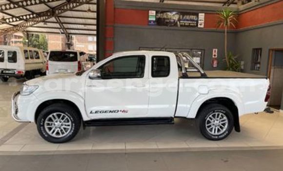 Buy Used Toyota Hilux White Car in Ezulwini in Hhohho