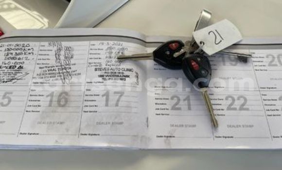 Buy Used Toyota Hilux White Car in Ezulwini in Hhohho Buy Used Toyota Hilux White Car in Ezulwini in Hhohho