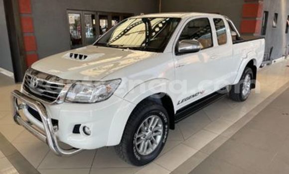 Buy Used Toyota Hilux White Car in Ezulwini in Hhohho Buy Used Toyota Hilux White Car in Ezulwini in Hhohho
