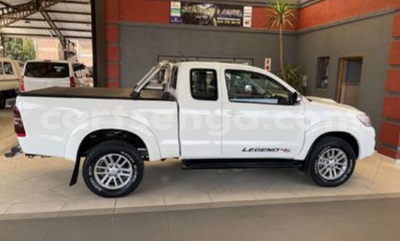 Buy Used Toyota Hilux White Car in Ezulwini in Hhohho Buy Used Toyota Hilux White Car in Ezulwini in Hhohho