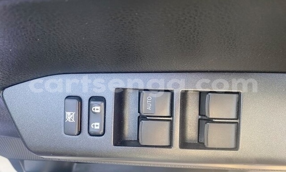 Nunua Ilio tumika Toyota RAV4 White Gari ndani ya Ezulwini nchini Hhohho Nunua Ilio tumika Toyota RAV4 White Gari ndani ya Ezulwini nchini Hhohho