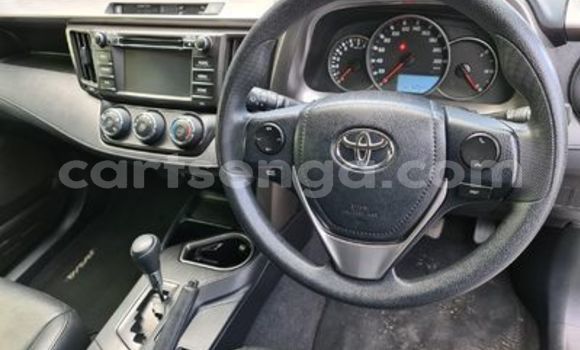 Nunua Ilio tumika Toyota RAV4 White Gari ndani ya Ezulwini nchini Hhohho Nunua Ilio tumika Toyota RAV4 White Gari ndani ya Ezulwini nchini Hhohho