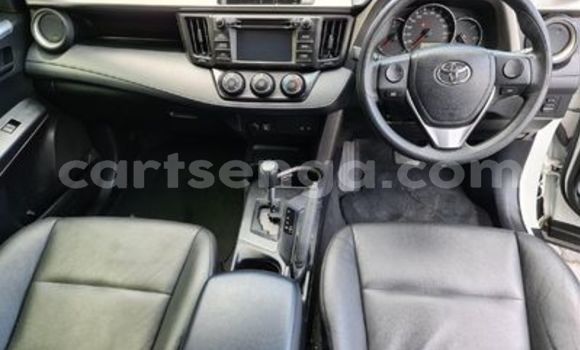 Nunua Ilio tumika Toyota RAV4 White Gari ndani ya Ezulwini nchini Hhohho Nunua Ilio tumika Toyota RAV4 White Gari ndani ya Ezulwini nchini Hhohho