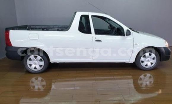 Nunua Ilio tumika Nissan NV200 White Gari ndani ya Ezulwini nchini Hhohho Nunua Ilio tumika Nissan NV200 White Gari ndani ya Ezulwini nchini Hhohho