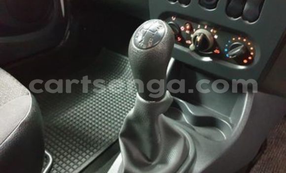 Nunua Ilio tumika Nissan NV200 White Gari ndani ya Ezulwini nchini Hhohho Nunua Ilio tumika Nissan NV200 White Gari ndani ya Ezulwini nchini Hhohho