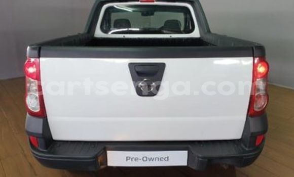 Nunua Ilio tumika Nissan NV200 White Gari ndani ya Ezulwini nchini Hhohho Nunua Ilio tumika Nissan NV200 White Gari ndani ya Ezulwini nchini Hhohho