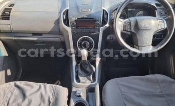 Nunua Ilio tumika Isuzu KB Blue Gari ndani ya Ezulwini nchini Hhohho Nunua Ilio tumika Isuzu KB Blue Gari ndani ya Ezulwini nchini Hhohho