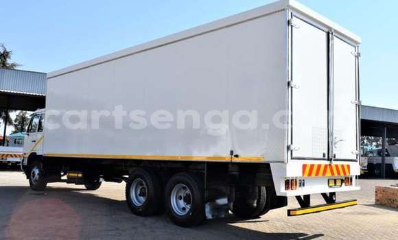 Buy Used Nissan Urvan White Car in Ezulwini in Hhohho Buy Used Nissan Urvan White Car in Ezulwini in Hhohho