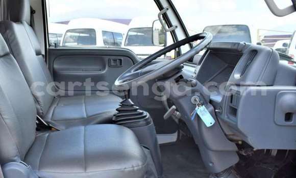 Nunua Ilio tumika Nissan Urvan White Gari ndani ya Ezulwini nchini Hhohho Nunua Ilio tumika Nissan Urvan White Gari ndani ya Ezulwini nchini Hhohho