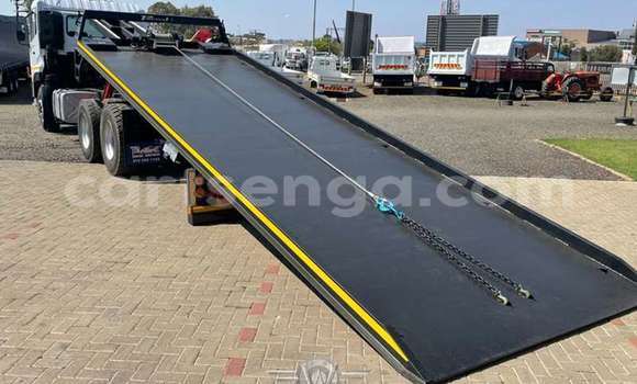 Nunua Ilio tumika UAZ Pickup White Gari ndani ya Ezulwini nchini Hhohho Nunua Ilio tumika UAZ Pickup White Gari ndani ya Ezulwini nchini Hhohho