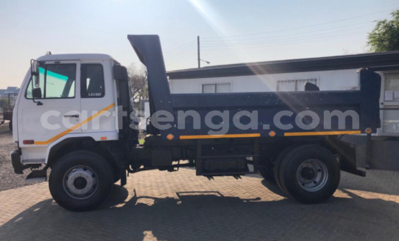 Acheter Occasion Voiture Nissan Urvan Bleu à Ezulwini, Hhohho Acheter Occasion Voiture Nissan Urvan Bleu à Ezulwini, Hhohho