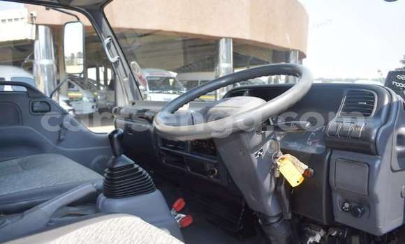 Buy Used Isuzu Trooper White Car in Ezulwini in Hhohho Buy Used Isuzu Trooper White Car in Ezulwini in Hhohho