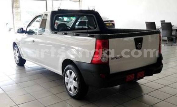 Nunua Ilio tumika Nissan NV200 White Gari ndani ya Ezulwini nchini Hhohho Nunua Ilio tumika Nissan NV200 White Gari ndani ya Ezulwini nchini Hhohho