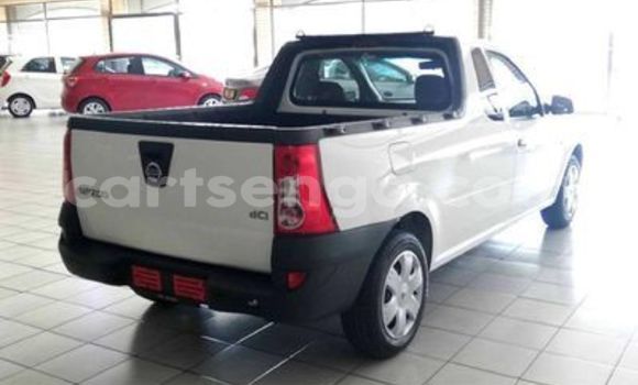 Nunua Ilio tumika Nissan NV200 White Gari ndani ya Ezulwini nchini Hhohho Nunua Ilio tumika Nissan NV200 White Gari ndani ya Ezulwini nchini Hhohho