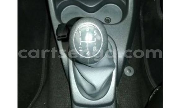 Nunua Ilio tumika Nissan NV200 White Gari ndani ya Ezulwini nchini Hhohho Nunua Ilio tumika Nissan NV200 White Gari ndani ya Ezulwini nchini Hhohho