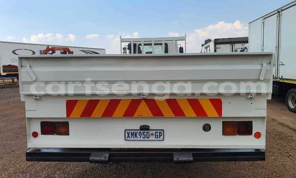 Acheter Occasion Utilitaire Nissan UD Blanc à Big Bend, Lubombo District Acheter Occasion Utilitaire Nissan UD Blanc à Big Bend, Lubombo District