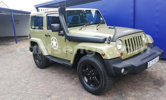 Nunua Ilio tumika Jeep Wrangler Beige Gari ndani ya Mbabane nchini Manzini