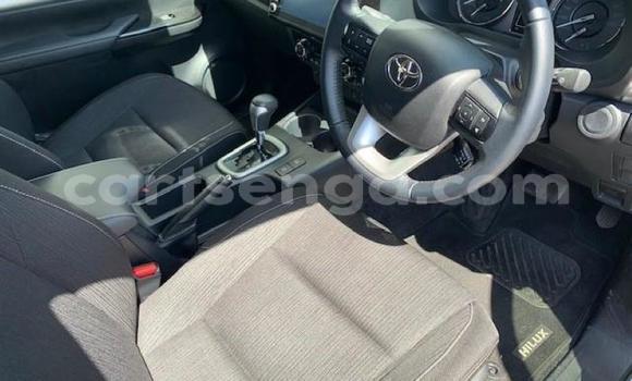 Buy Used Toyota Hilux Silver Car in Ezulwini in Hhohho Buy Used Toyota Hilux Silver Car in Ezulwini in Hhohho