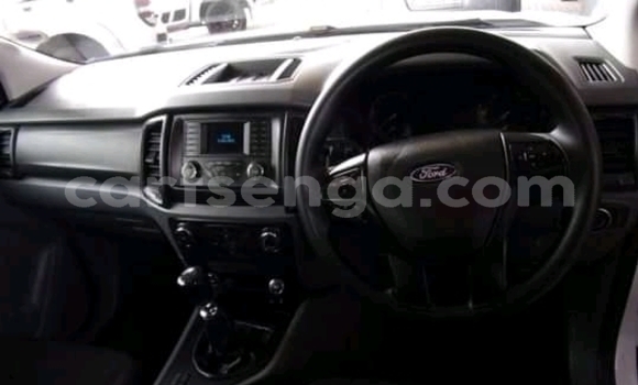 Nunua Ilio tumika Ford Ranger White Gari ndani ya Mbabane nchini Manzini Nunua Ilio tumika Ford Ranger White Gari ndani ya Mbabane nchini Manzini