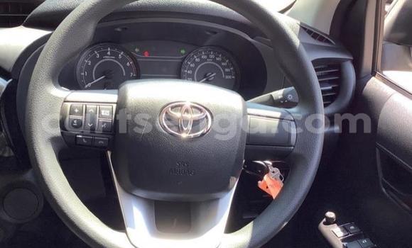 Nunua Ilio tumika Toyota Hilux White Gari ndani ya Mbabane nchini Manzini Nunua Ilio tumika Toyota Hilux White Gari ndani ya Mbabane nchini Manzini
