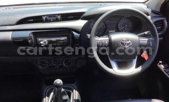 Nunua Ilio tumika Toyota Hilux White Gari ndani ya Mbabane nchini Manzini Nunua Ilio tumika Toyota Hilux White Gari ndani ya Mbabane nchini Manzini