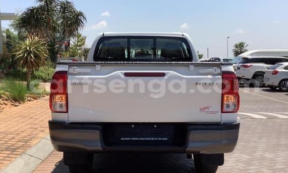 Nunua Ilio tumika Toyota Hilux White Gari ndani ya Mbabane nchini Manzini Nunua Ilio tumika Toyota Hilux White Gari ndani ya Mbabane nchini Manzini