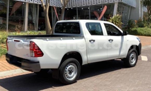 Nunua Ilio tumika Toyota Hilux White Gari ndani ya Mbabane nchini Manzini Nunua Ilio tumika Toyota Hilux White Gari ndani ya Mbabane nchini Manzini