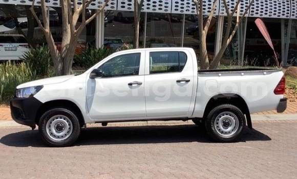 Nunua Ilio tumika Toyota Hilux White Gari ndani ya Mbabane nchini Manzini Nunua Ilio tumika Toyota Hilux White Gari ndani ya Mbabane nchini Manzini