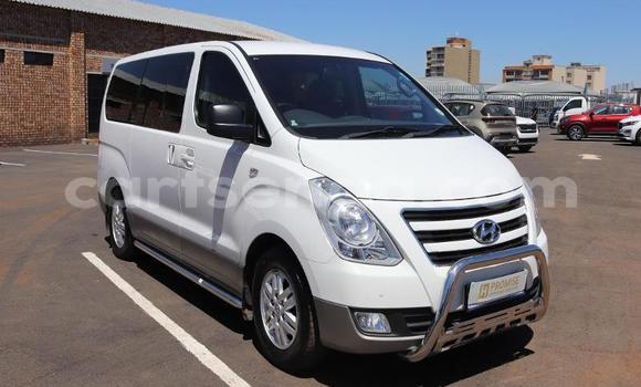 Acheter Occasion Voiture Hyundai H1 Blanc à Mbabane, Manzini Acheter Occasion Voiture Hyundai H1 Blanc à Mbabane, Manzini