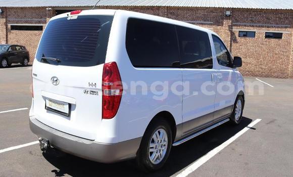 Acheter Occasion Voiture Hyundai H1 Blanc à Mbabane, Manzini Acheter Occasion Voiture Hyundai H1 Blanc à Mbabane, Manzini