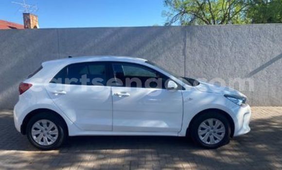 Acheter Occasion Voiture Kia Rio Blanc à Ezulwini, Hhohho Acheter Occasion Voiture Kia Rio Blanc à Ezulwini, Hhohho