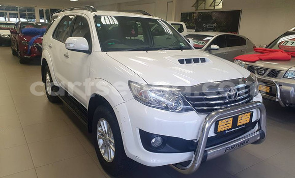 Buy Used Toyota Fortuner White Car in Ezulwini in Hhohho Buy Used Toyota Fortuner White Car in Ezulwini in Hhohho