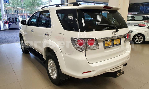 Buy Used Toyota Fortuner White Car in Ezulwini in Hhohho Buy Used Toyota Fortuner White Car in Ezulwini in Hhohho
