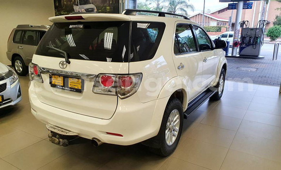 Buy Used Toyota Fortuner White Car in Ezulwini in Hhohho Buy Used Toyota Fortuner White Car in Ezulwini in Hhohho