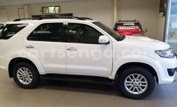 Buy Used Toyota Fortuner White Car in Ezulwini in Hhohho Buy Used Toyota Fortuner White Car in Ezulwini in Hhohho