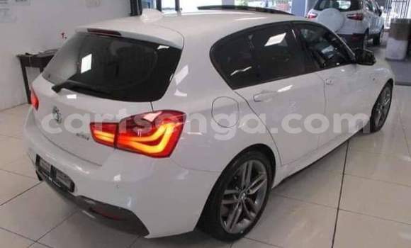 Nunua Ilio tumika BMW 1–Series White Gari ndani ya Ezulwini nchini Hhohho Nunua Ilio tumika BMW 1–Series White Gari ndani ya Ezulwini nchini Hhohho