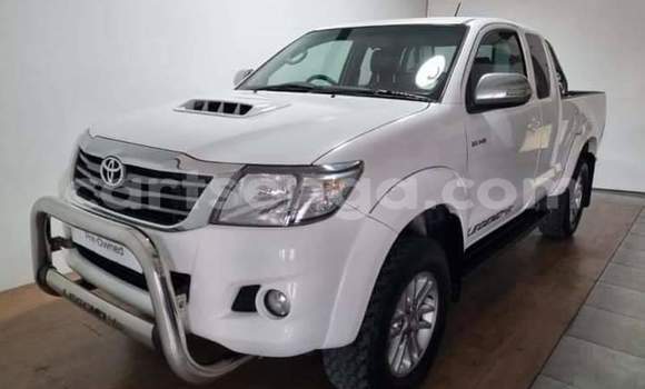 Buy Used Toyota Hilux White Car in Ezulwini in Hhohho Buy Used Toyota Hilux White Car in Ezulwini in Hhohho