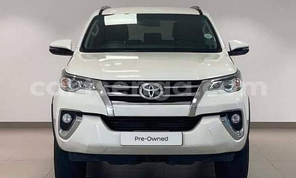 Acheter Occasion Voiture Toyota Fortuner Blanc à Ezulwini, Hhohho