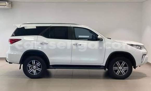 Buy Used Toyota Fortuner White Car in Ezulwini in Hhohho Buy Used Toyota Fortuner White Car in Ezulwini in Hhohho