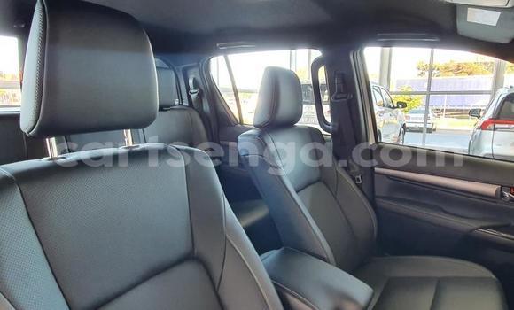 Buy Used Toyota Hilux Silver Car in Ezulwini in Hhohho Buy Used Toyota Hilux Silver Car in Ezulwini in Hhohho