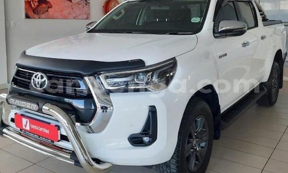 Buy Used Toyota Hilux White Car in Ezulwini in Hhohho
