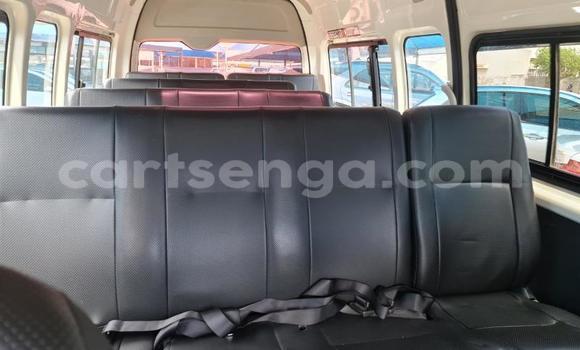 Nunua Ilio tumika Toyota Hiace White Gari ndani ya Ezulwini nchini Hhohho Nunua Ilio tumika Toyota Hiace White Gari ndani ya Ezulwini nchini Hhohho