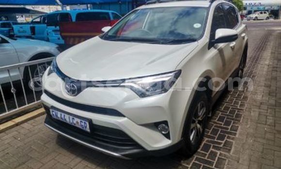 Acheter Occasion Voiture Toyota RAV4 Blanc à Ezulwini, Hhohho Acheter Occasion Voiture Toyota RAV4 Blanc à Ezulwini, Hhohho