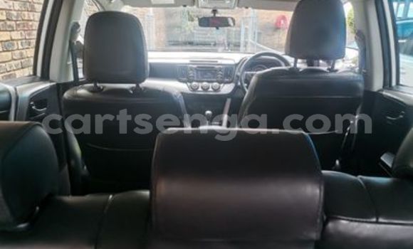 Acheter Occasion Voiture Toyota RAV4 Blanc à Ezulwini, Hhohho Acheter Occasion Voiture Toyota RAV4 Blanc à Ezulwini, Hhohho