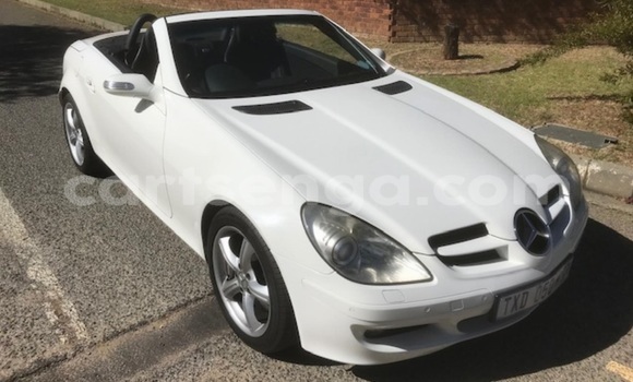 Buy Used Mercedes‒Benz SLK–Class White Car in Mbabane in Manzini