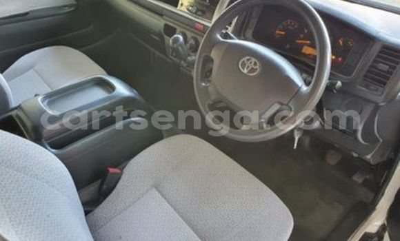 Nunua Ilio tumika Toyota Hiace White Gari ndani ya Ezulwini nchini Hhohho Nunua Ilio tumika Toyota Hiace White Gari ndani ya Ezulwini nchini Hhohho