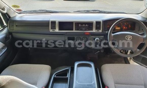 Nunua Ilio tumika Toyota Hiace White Gari ndani ya Ezulwini nchini Hhohho Nunua Ilio tumika Toyota Hiace White Gari ndani ya Ezulwini nchini Hhohho