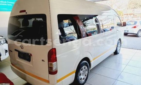 Nunua Ilio tumika Toyota Hiace White Gari ndani ya Ezulwini nchini Hhohho Nunua Ilio tumika Toyota Hiace White Gari ndani ya Ezulwini nchini Hhohho