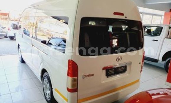 Nunua Ilio tumika Toyota Hiace White Gari ndani ya Ezulwini nchini Hhohho Nunua Ilio tumika Toyota Hiace White Gari ndani ya Ezulwini nchini Hhohho